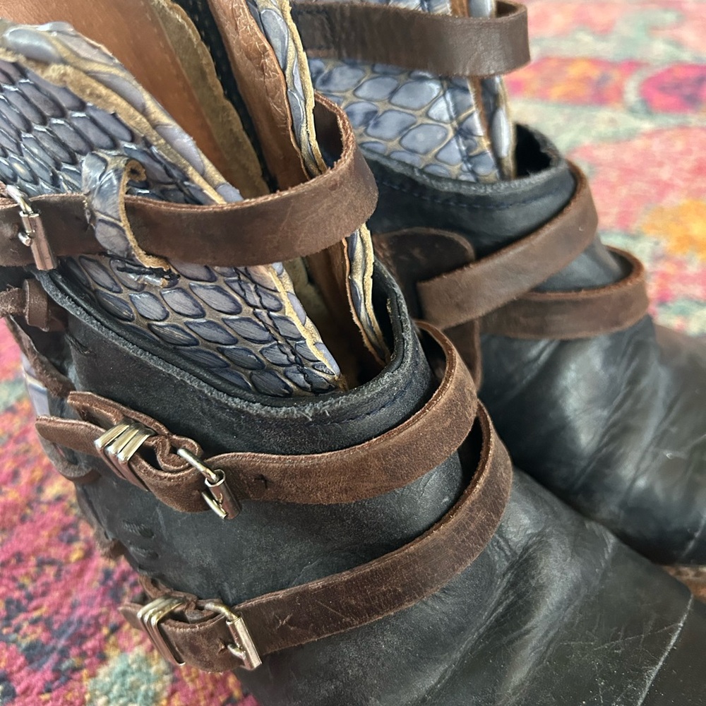 Freebird by Steven | Women’s Black/Brown/Blue Leather Strappy Crue Ankle Boots 7 - Picture 8 of 16